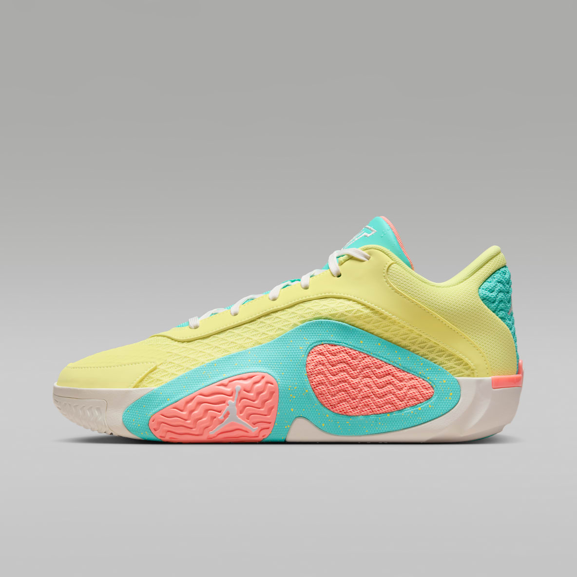 Nike バスケットボールシューズ イエロー Nike バスケットボールシューズ ネオンイエロー - メルカリ